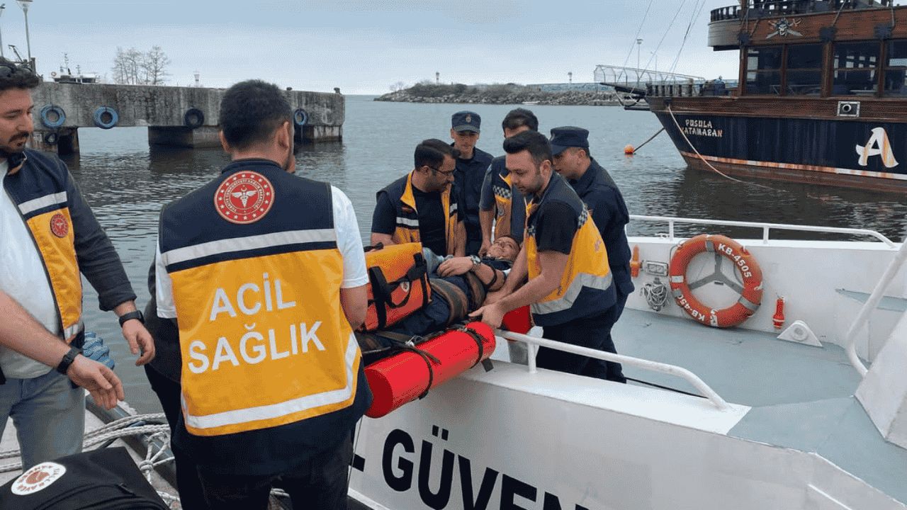112 PERSONELİNE DENİZDEN TIBBİ TAHLİYE EĞİTİMİ VERİLDİ