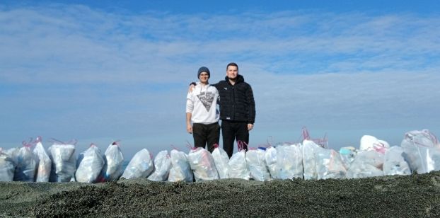 2 SAAT İÇİNDE 200 KİLO ÇÖP TOPLANDI