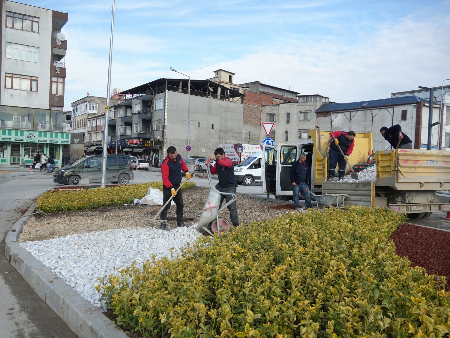 759 BİN 371 METREKARE ALANDA ÇİM BİÇME İŞLEMİ YAPILDI