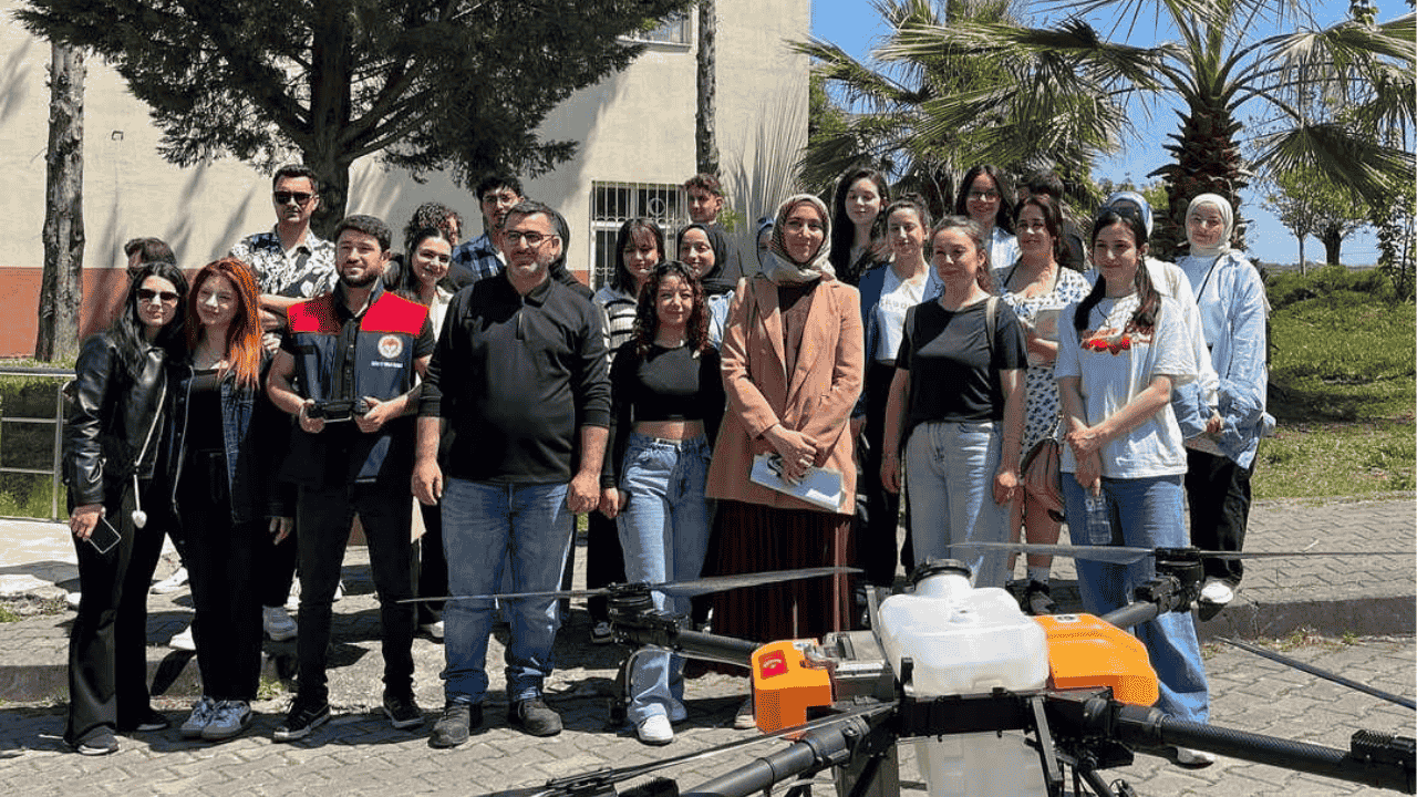 SÜRDÜRÜLEBİLİR GASTRONOMİ DERSİNDE AKILLI TARIM VE SÜRDÜRÜLEBİLİRLİK KONUSU ELE ALINDI
