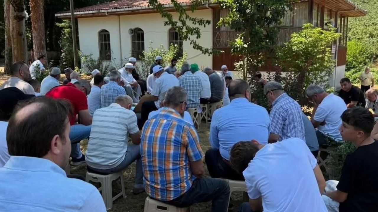 Akçakoca'da Cümle Mevlidi Maneviyatla Yoğruldu