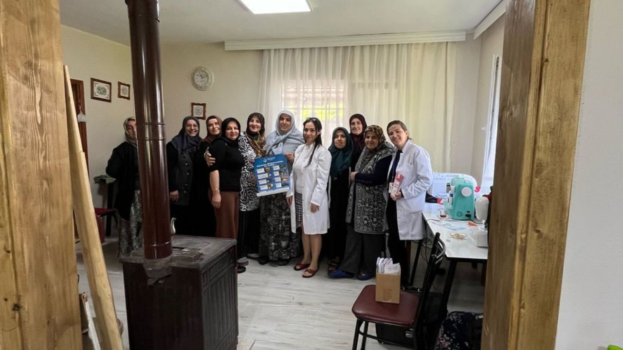 AKÇAKOCA'DA KURSİYERLERE GENİŞ KAPSAMLI SAĞLIK EĞİTİMİ
