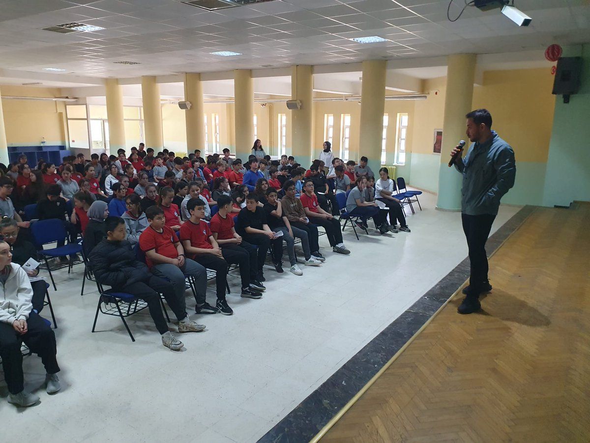 AKÇAKOCA'DA ÖĞRENCİLERE ''GÜVENLİ İNTERNET KULLANIMI'' EĞİTİMİ VERİLDİ