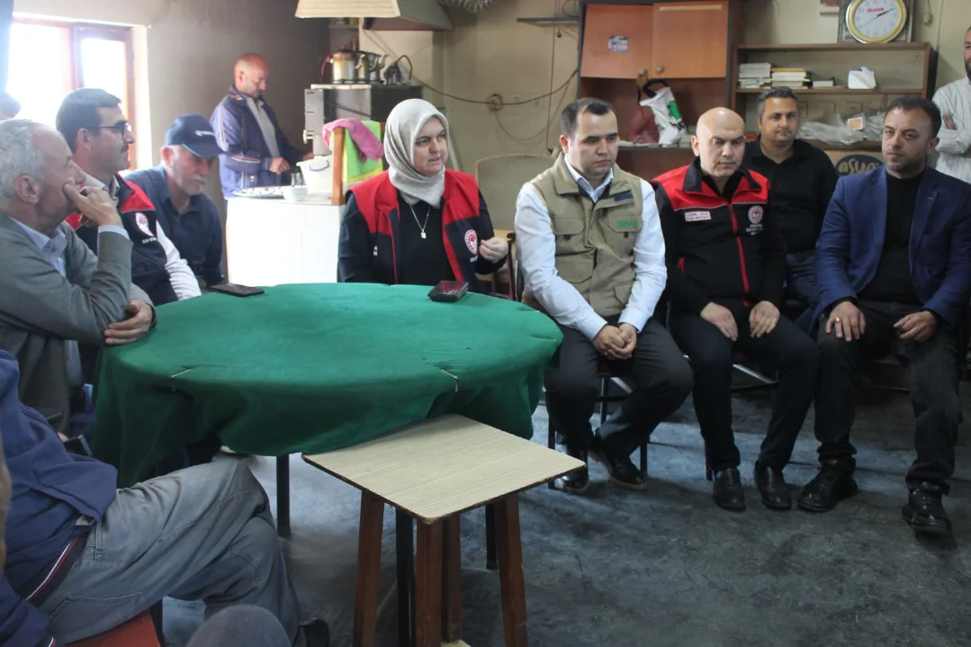 AKÇAKOCA'DA ZİRAİ DON FELAKETİ TARIM ALANLARI İNCELENDİ