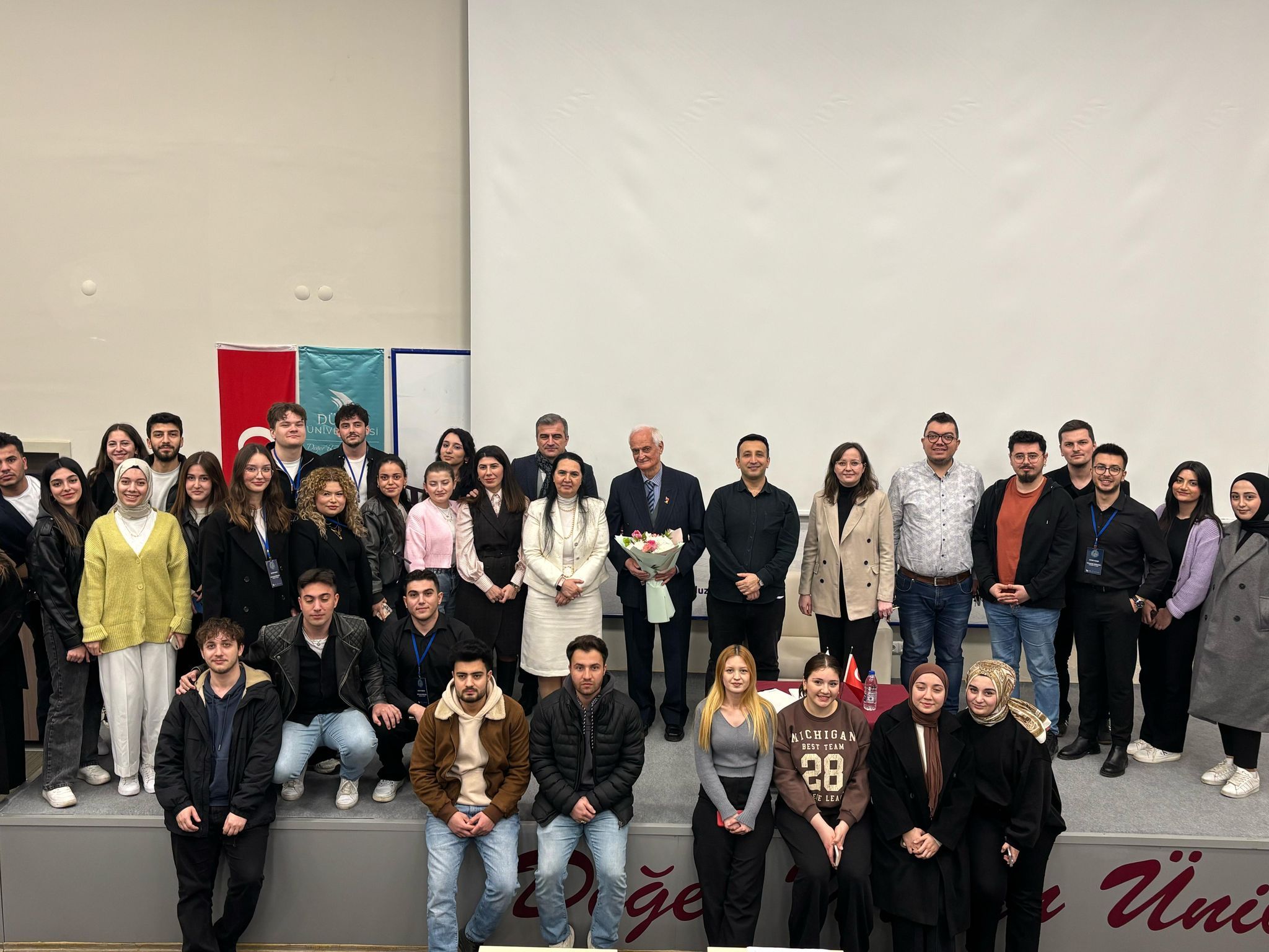 AKÇAKOCA SİYASAL BİLGLER FAKÜLTESİ'NDEN ANLAMLI KARİYER BULUŞMASI