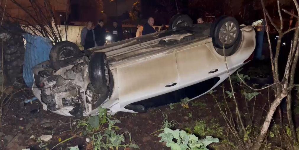 ALKOLLÜ SÜRÜCÜ KAZA YAPTI ARAÇ TAKLA ATARAK DURABİLDİ 
