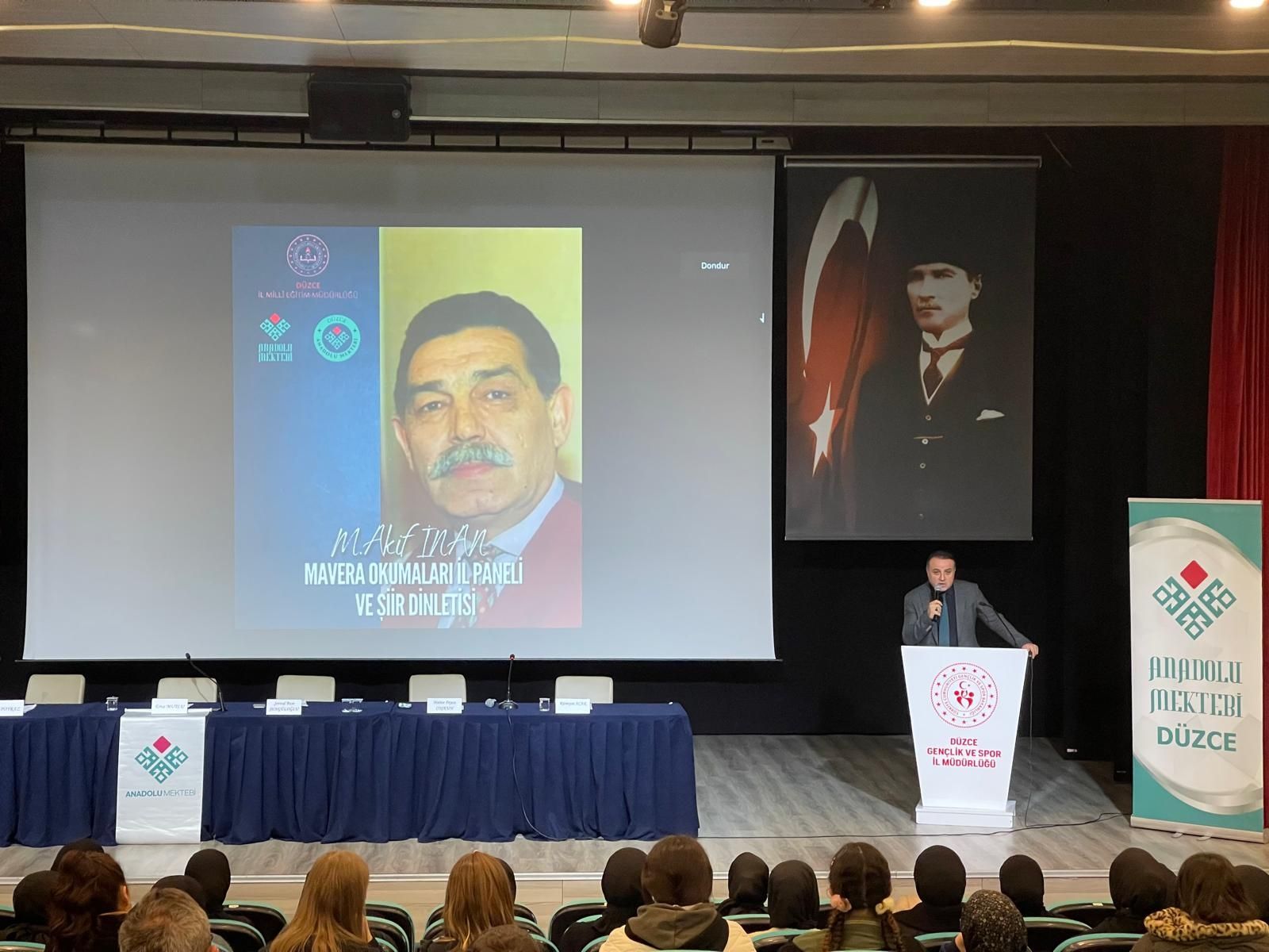 ANADOLU MEKTEBİ YAZAR OKUMALARI PROGRAMI TÜM HIZIYLA DEVAM EDİYOR