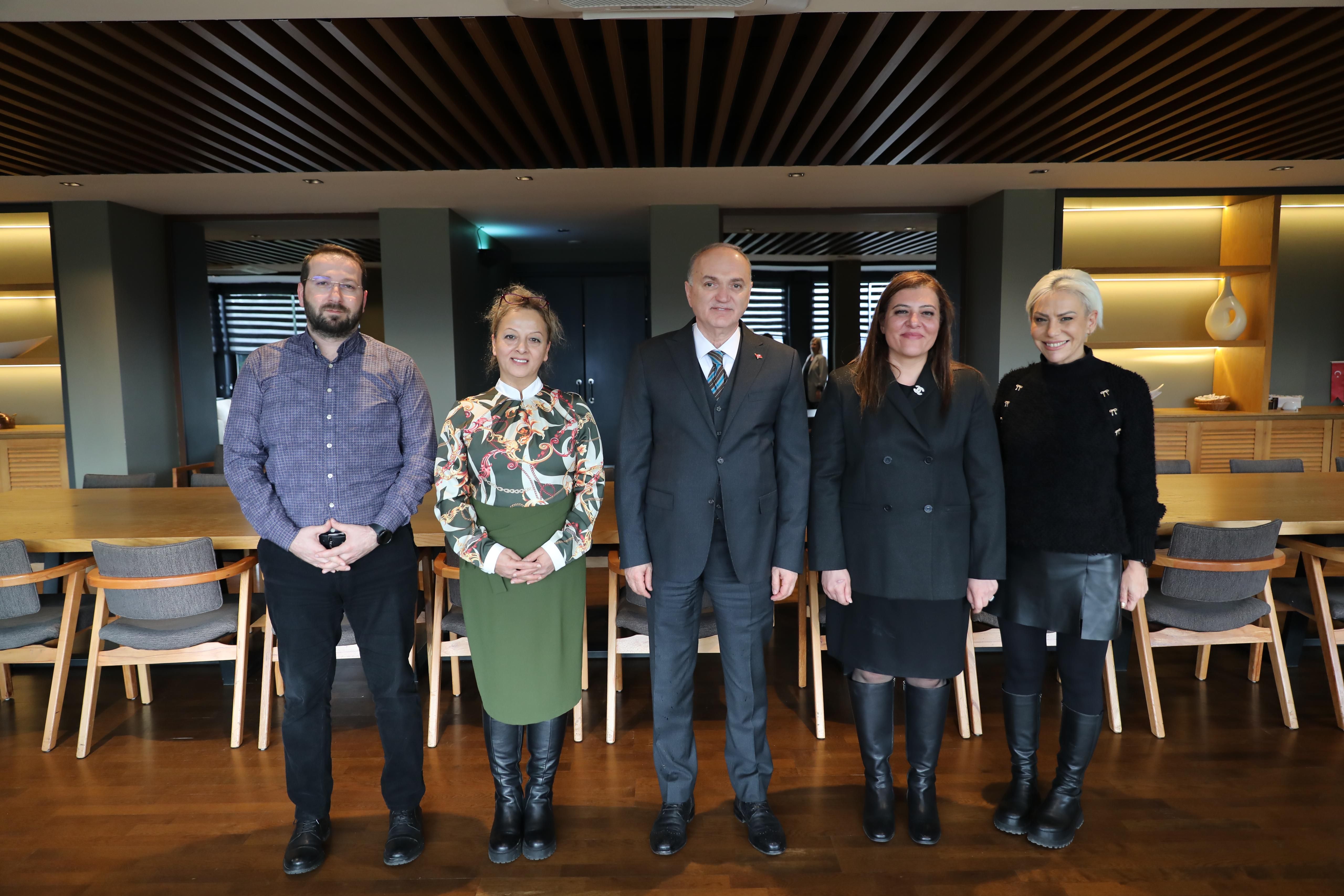 ATIK DERİLERDEN GERİ DÖNÜŞÜMLÜ ÜRÜNLER