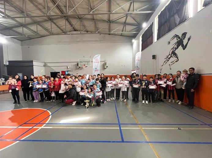 BADMİNTON MÜSABAKALARI SONA ERDİ