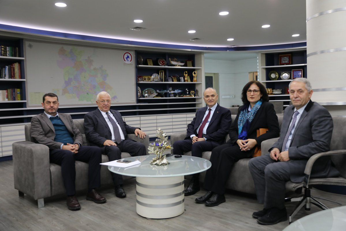 BAŞKAN ÖZLÜ, ÇALIŞMALARINDA BAŞARILAR DİLEDİ