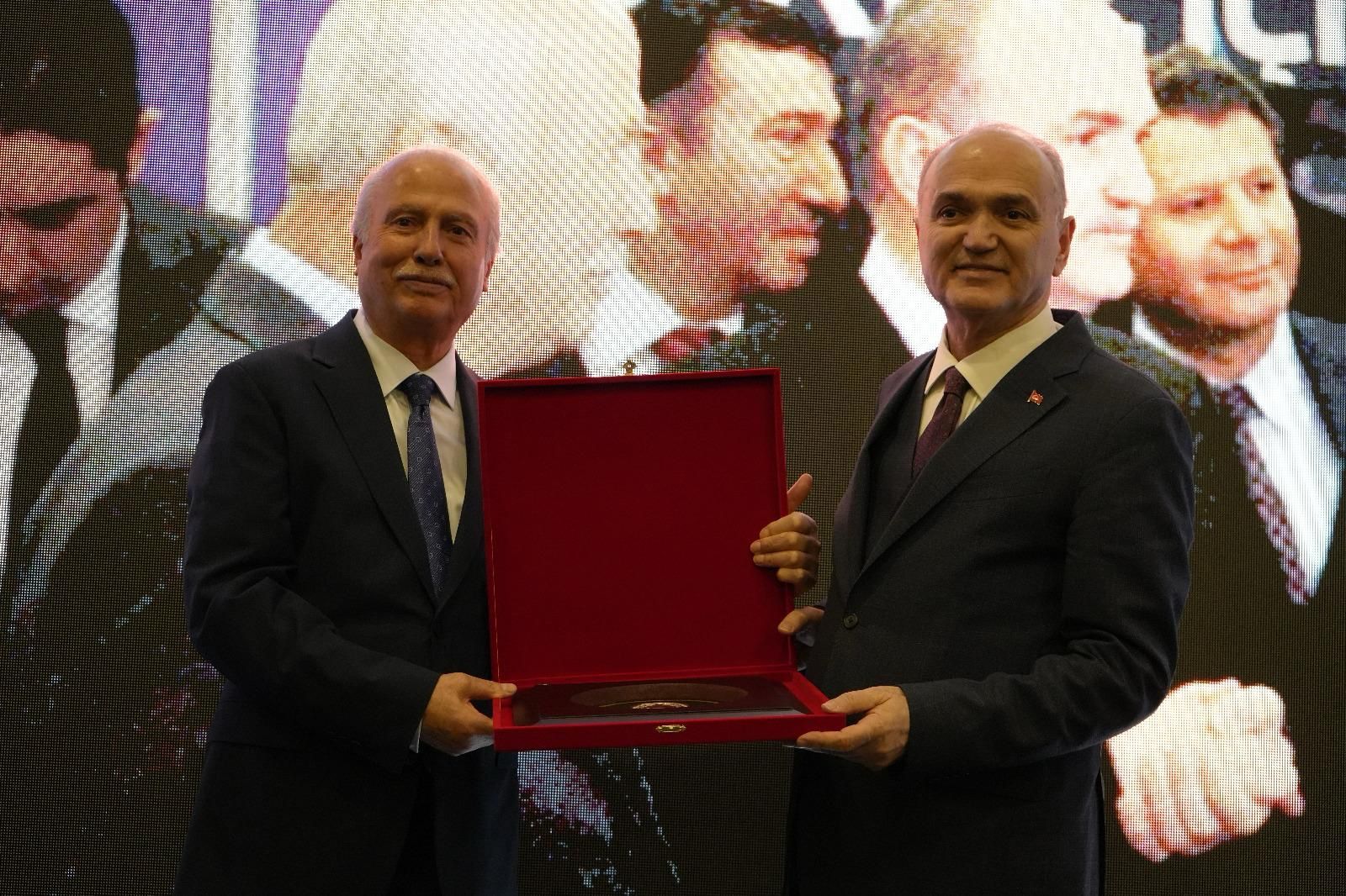 BAŞKAN ÖZLÜ VEFA İFTARINA KATILDI