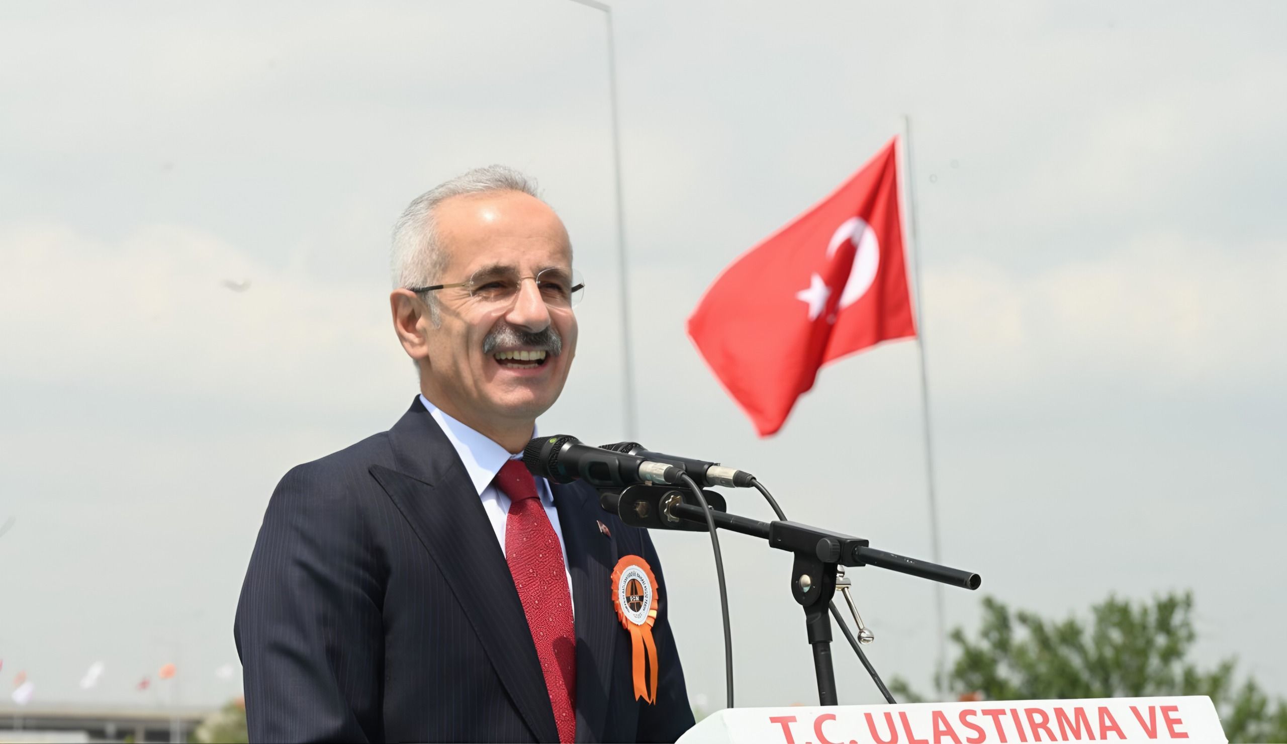 BAYRAMDA OTOYOLLARDAN 8,4 MİLYON ARAÇ GEÇTİ