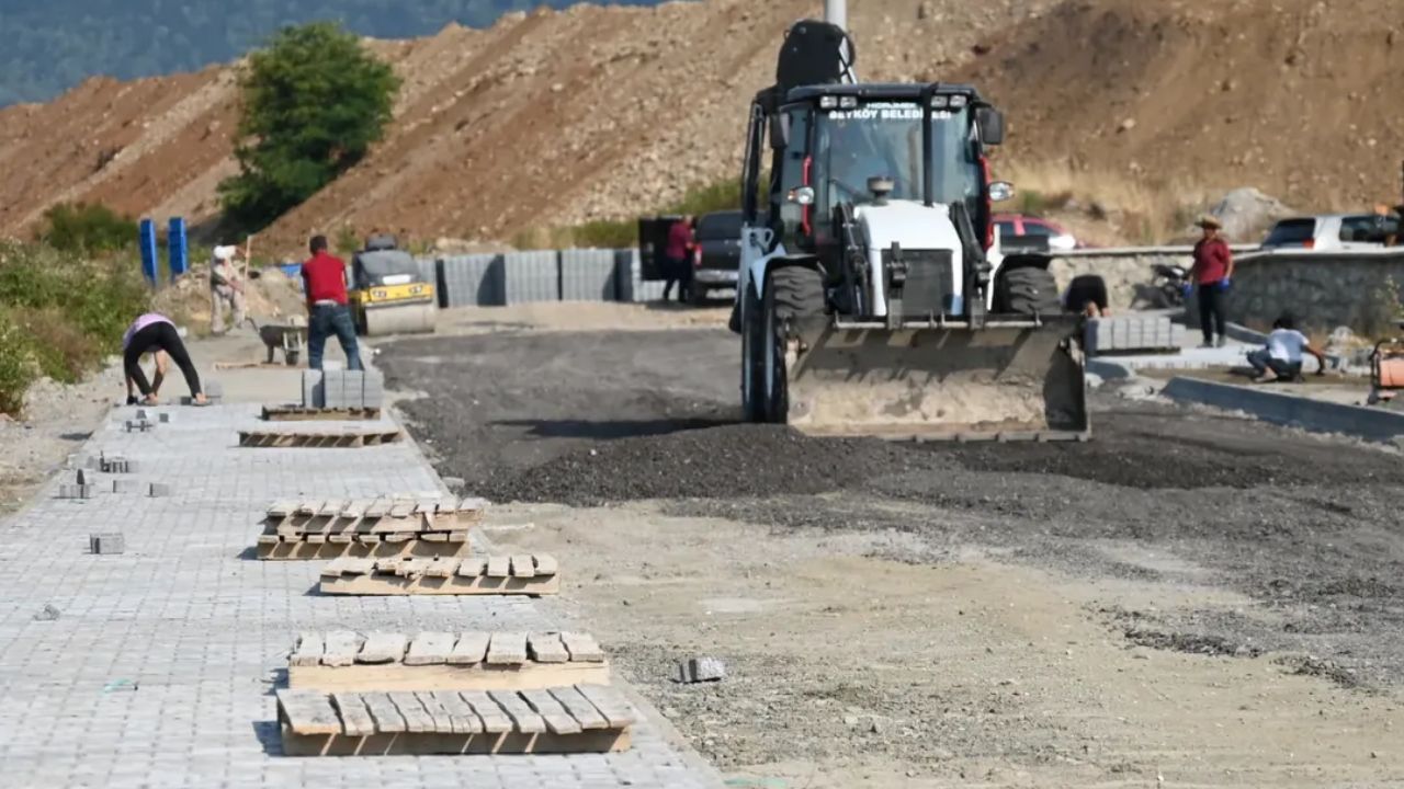Beyköy'de Altyapısı Tamamlanan Sokaklarda Üstyapı Seferberliği