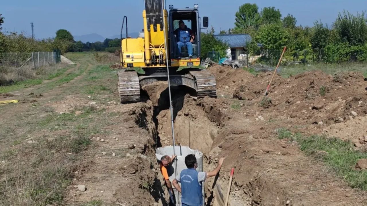 Beyköy'de Yeni Açılan Yollarda Altyapı Çalışmaları Sürüyor