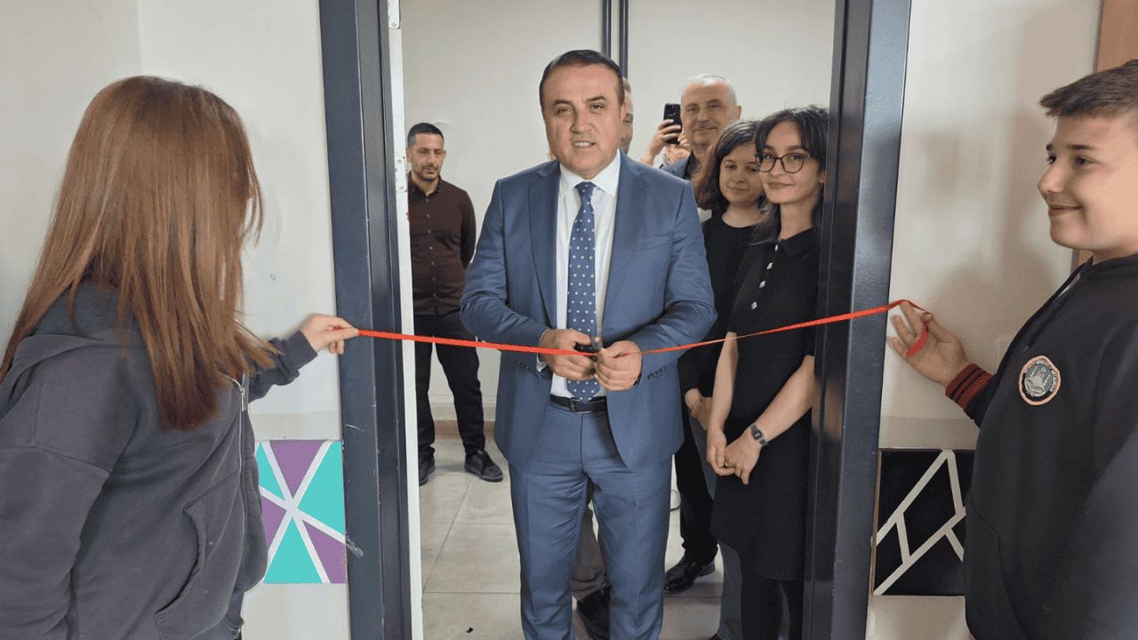 BEYKÖY İMAM HATİP ORTAOKULU'NDA GÖRSEL SANATLAR VE TEKNOLOJİ TASARIM ATÖLYESİ AÇILDI