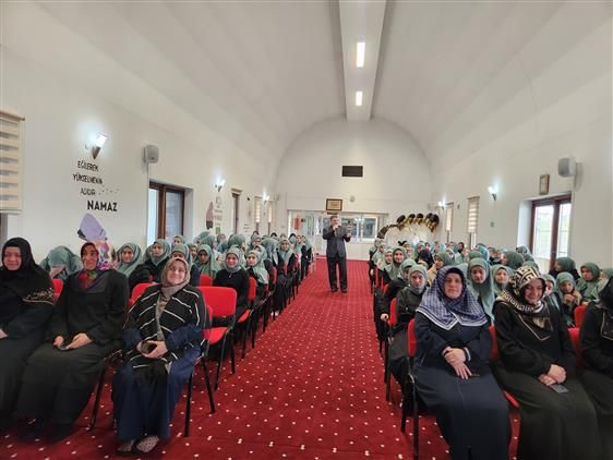 ÇANAKKALE ZAFERİ'NDE KADINLARIN UNUTULAN KAHRAMANLIKLARI DÜZCE'DE ANLATILDI