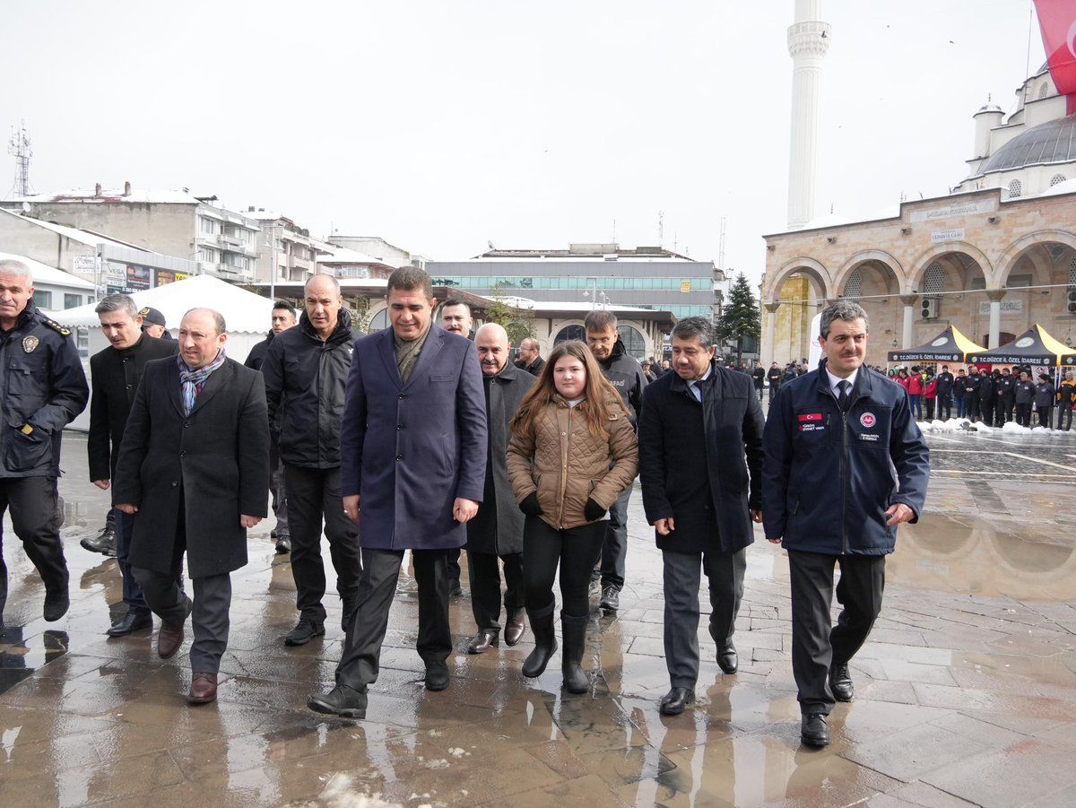 CEDİDİYE MEYDANI'NDA FARKINDALIK ETKİNLİĞİ