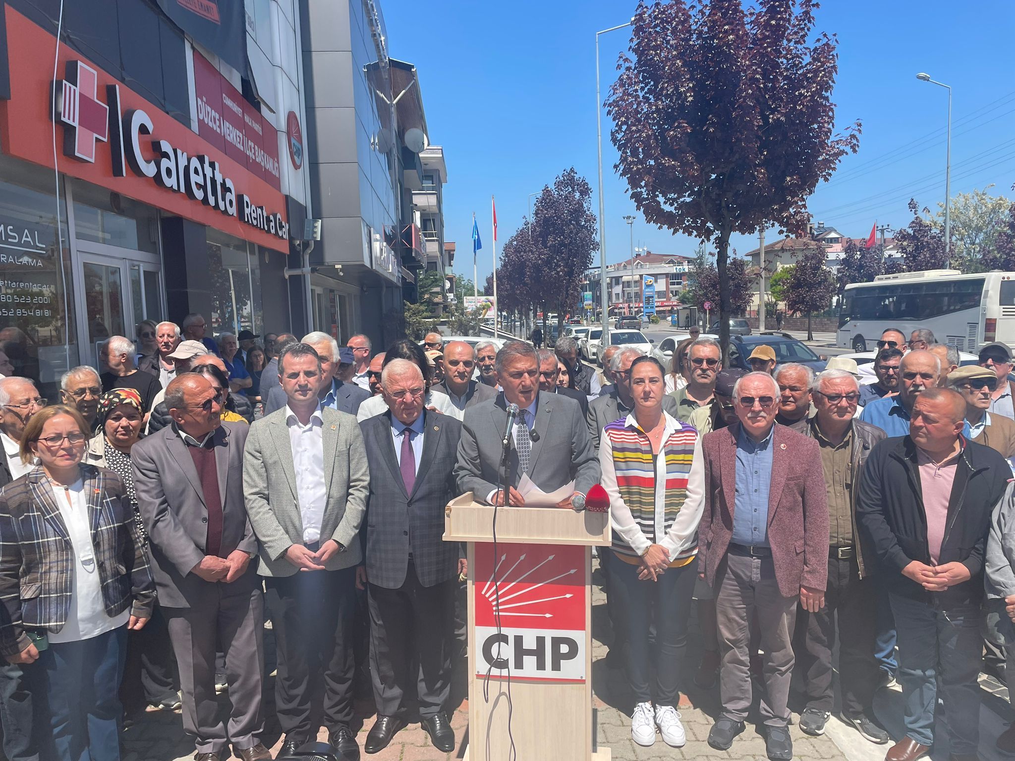 CHP DÜZCE TEŞKİLATI'NDAN GERÇEKLEŞTİRİLEN SALDIRIYA TEPKİ