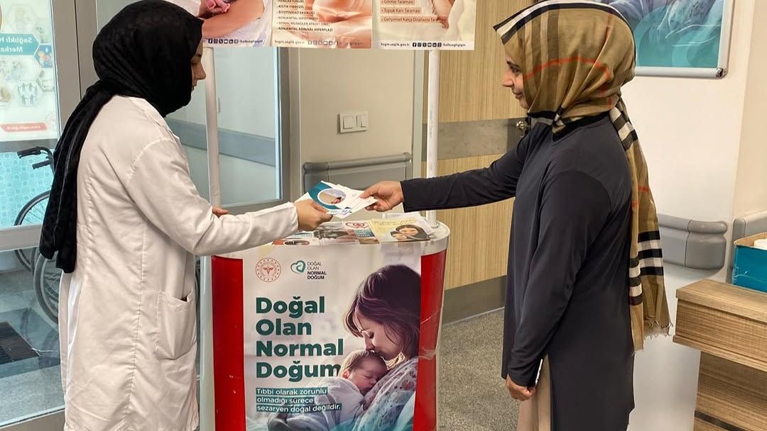 ÇİLİMLİ'DE NORMAL DOĞUM FARKINDALIK STANDI AÇILDI