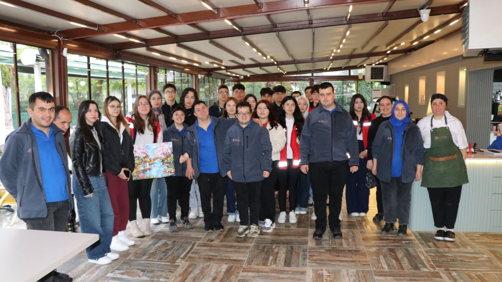 ÇOCUK HAKLARI KOMİTESİ'NDEN KUSURSUZ KAFE'YE ZİYARET