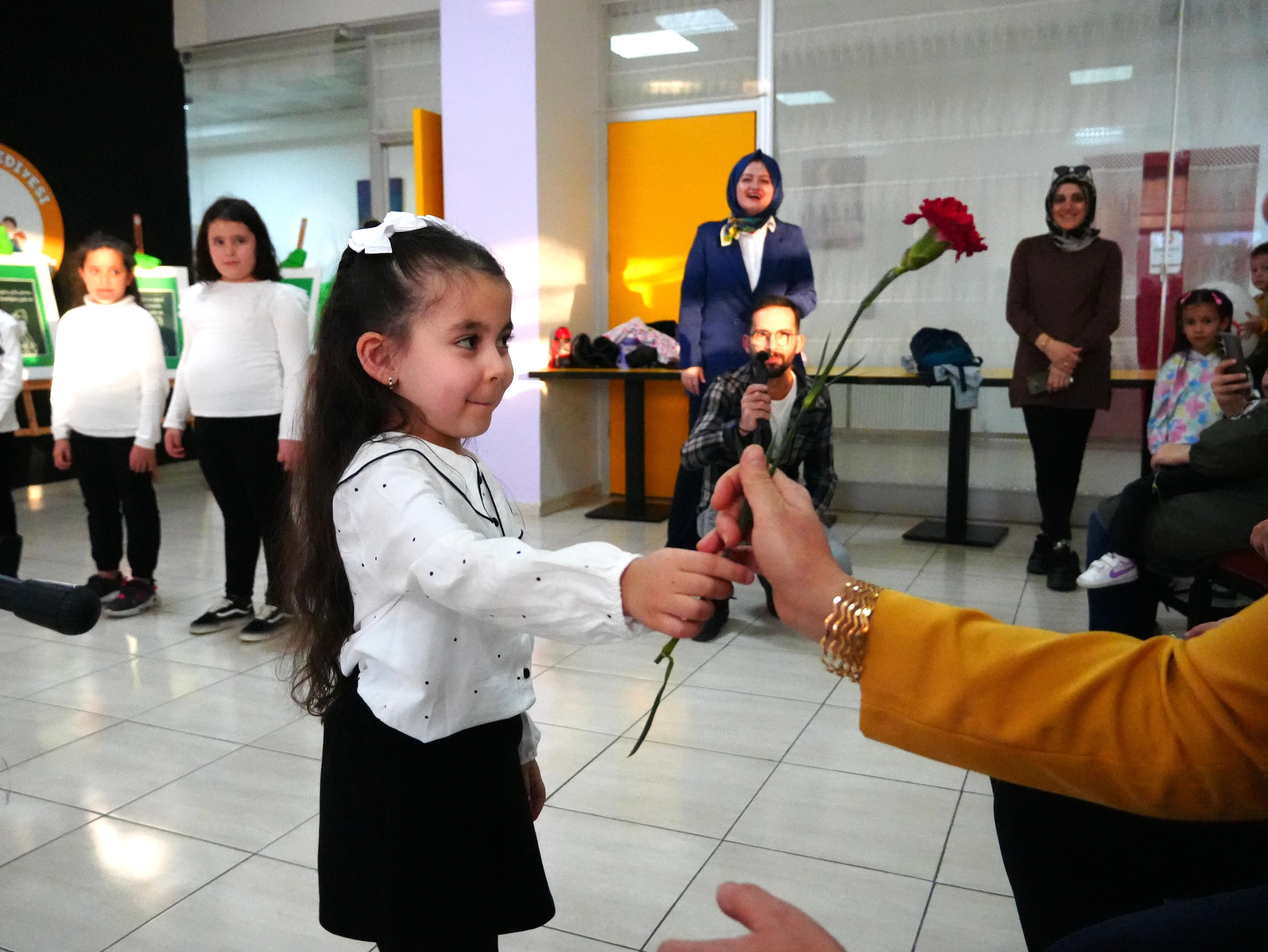 ÇOCUK ÜNİVERSİTESİ'NDE MEVLANA HAFTASI KUTLANDI