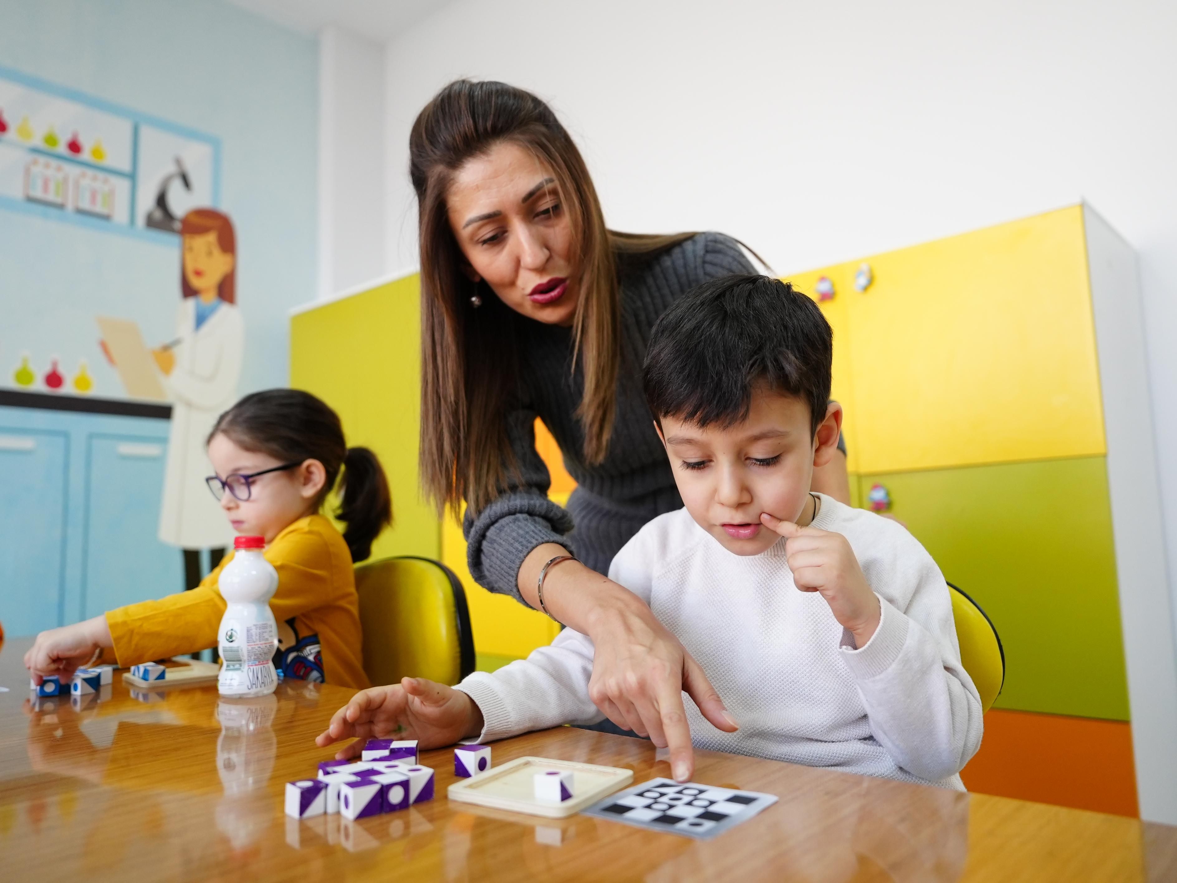 ÇOCUKLAR EĞİTİCİ VE ÖĞRETİCİ ATÖLYELERLE BULUŞTU