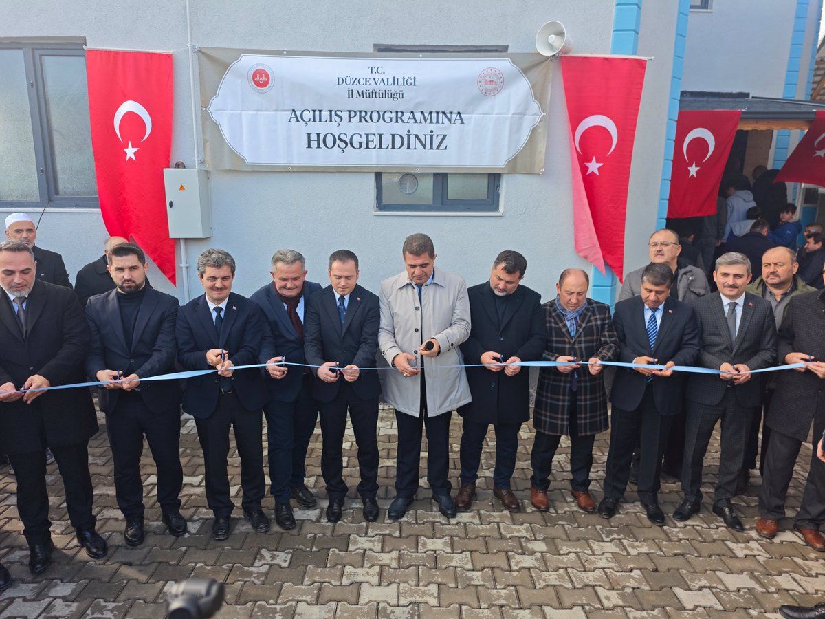 CUMAYERİ ORTA MAHALLE CAMİİ YENİDEN İBADETE AÇILDI