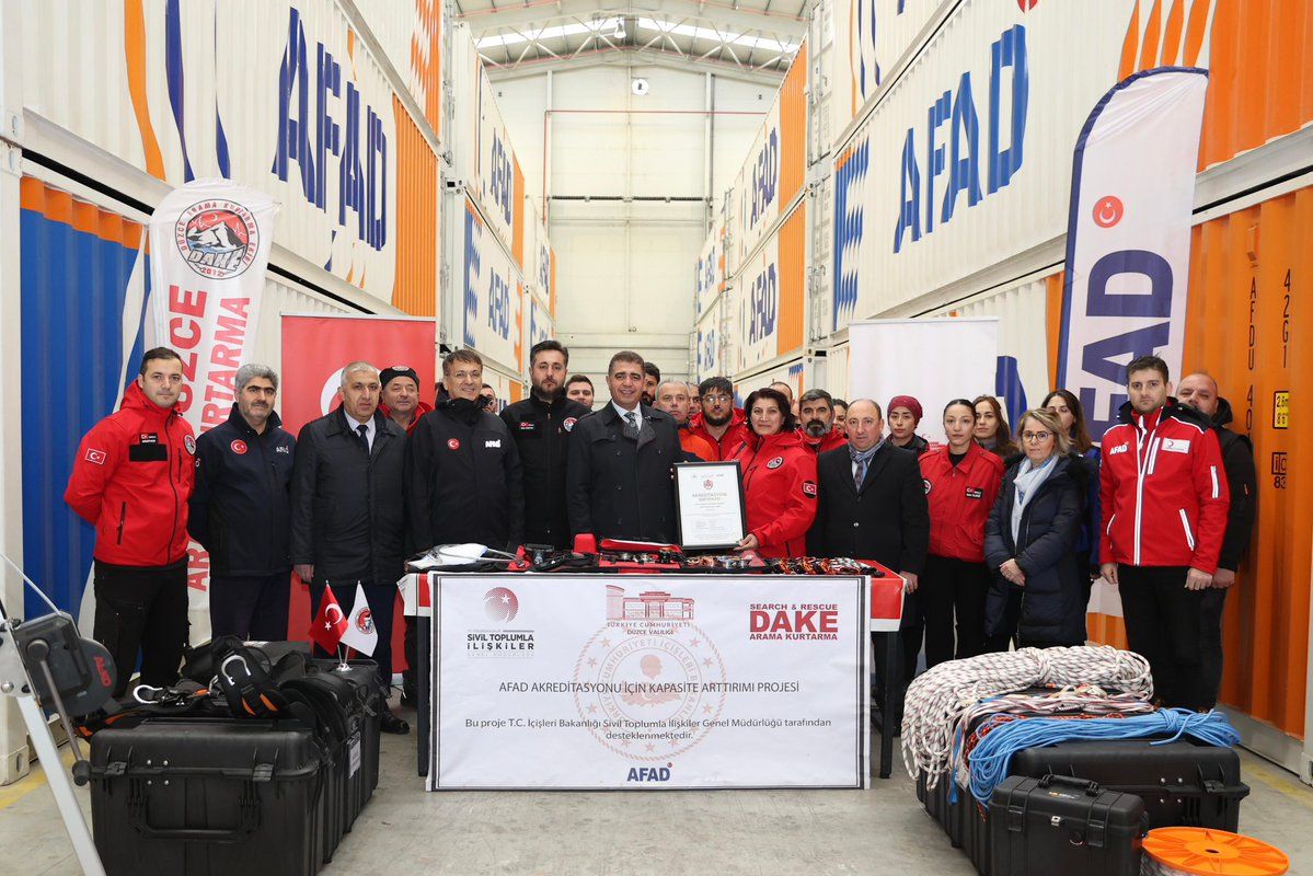 DAKE ARAMA KURTARMA EKİPMANLARI TANITIM TÖRENİ GERÇEKLEŞTİRİLDİ
