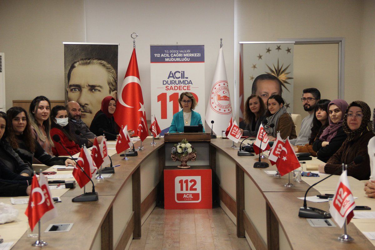 DÜZCE 112 ACİL ÇAĞRI MERKEZİ'NDE DEĞERLENDİRME TOPLANTISI