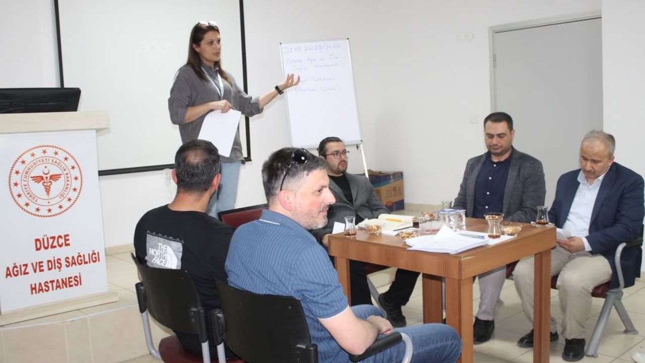 DÜZCE AĞIZ VE DİŞ SAĞLIĞI HASTANESİ'NDE 2025 YILI AFET TATBİKATI GERÇEKLEŞTİRİLDİ
