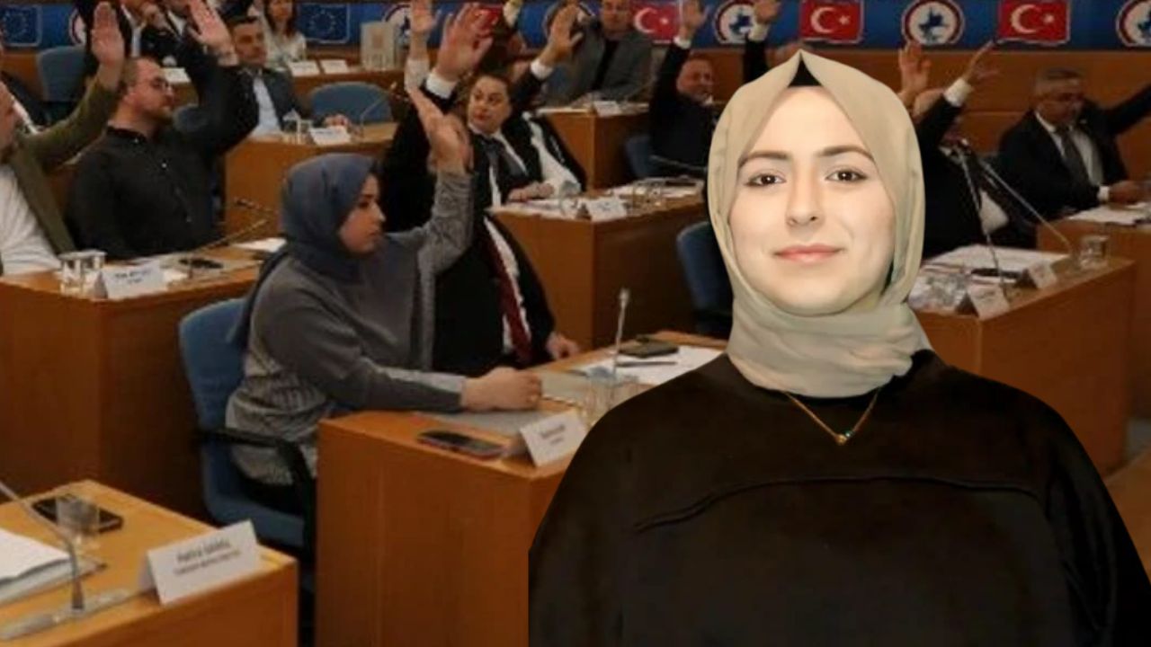 Düzce Belediye Meclisi'nde İstifa; Akkaya Görevinden Ayrıldı