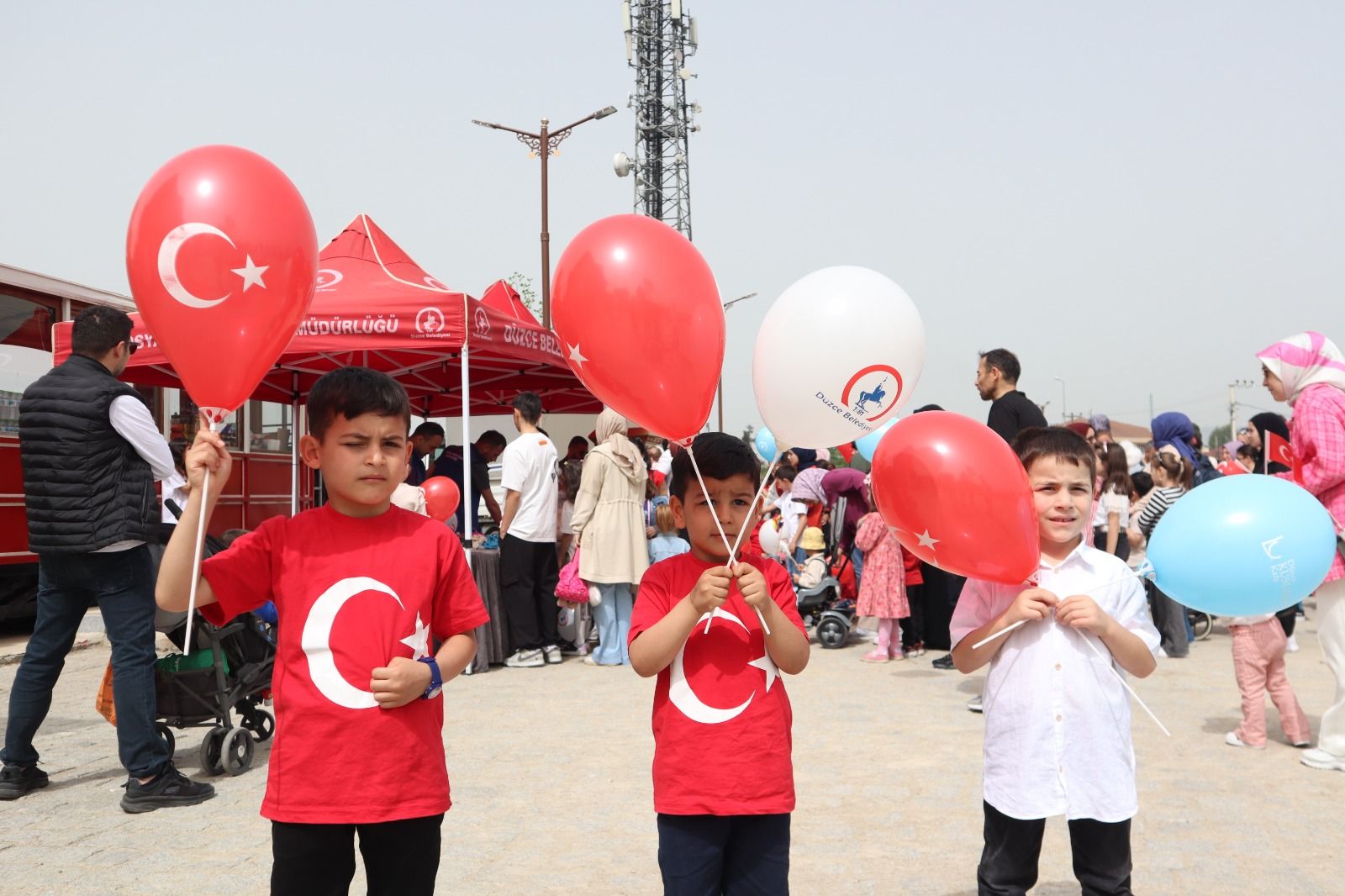 DÜZCE BELEDİYESİ'NDEN 23 NİSAN ŞENLİĞİ