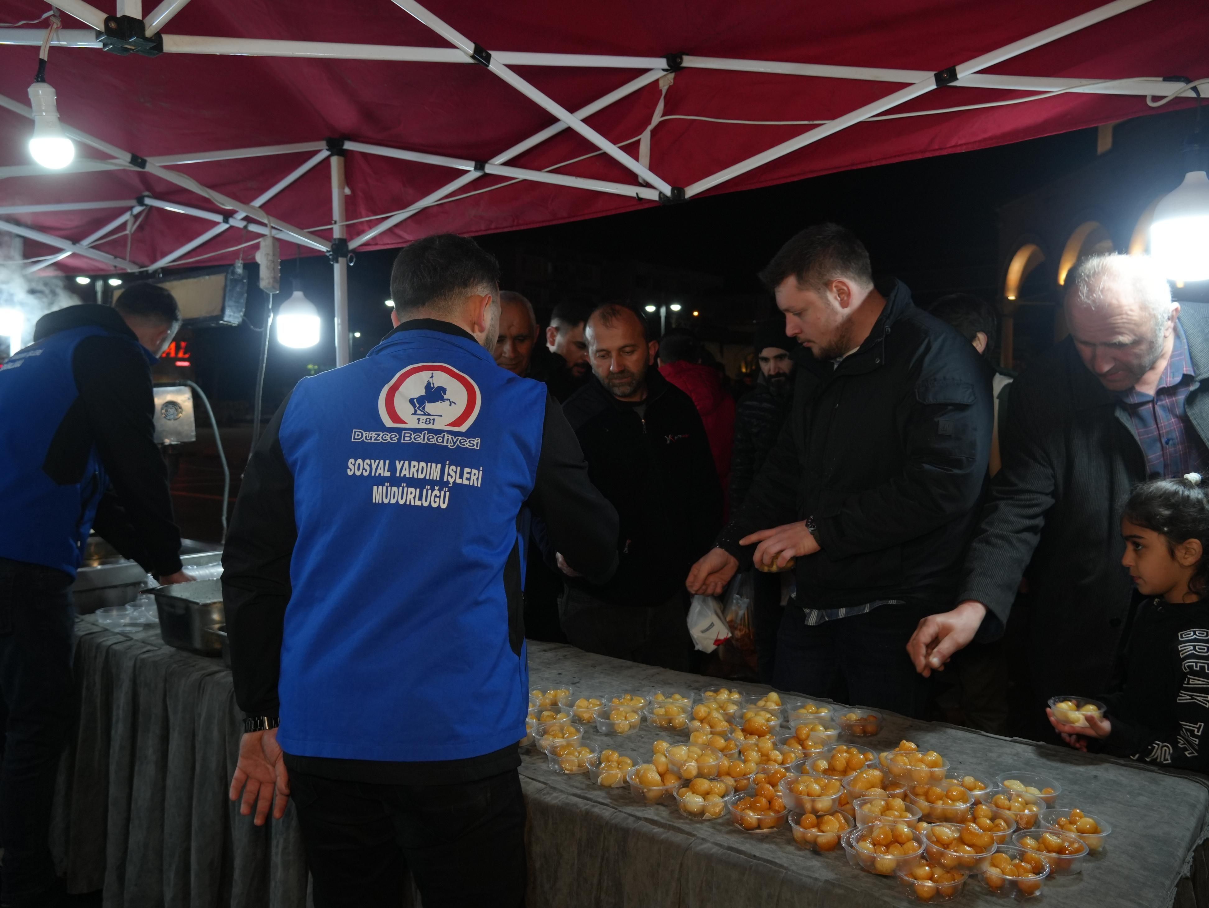 DÜZCE BELEDİYESİ'NDEN KANDİL İKRAMI