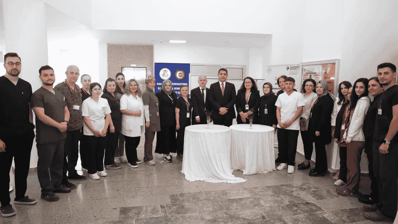 DÜZCE'DE 1. HEMŞİRELİK HAFTASI KONFERANSI GERÇEKLEŞTİRİLDİ