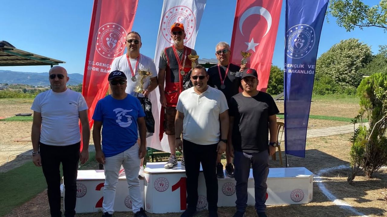 Düzce'de 15 Temmuz Anısına Trap-Skeet Yarışması Düzenlendi