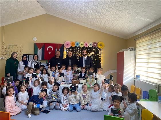 DÜZCE'DE 4-6 YAŞ KUR'AN KURSU ÖĞRENCİLERİNDEN GAZZE'YE YARDIM