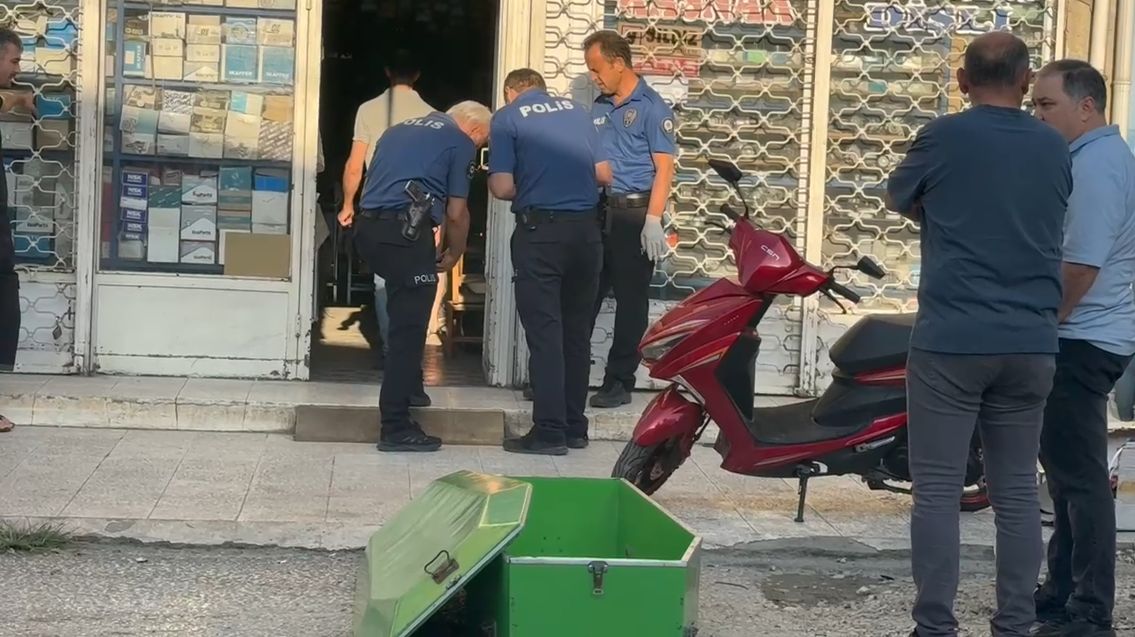 Düzce'de Acı Olay; Dükkanının Balkonunda Asılı Halde Bulundu