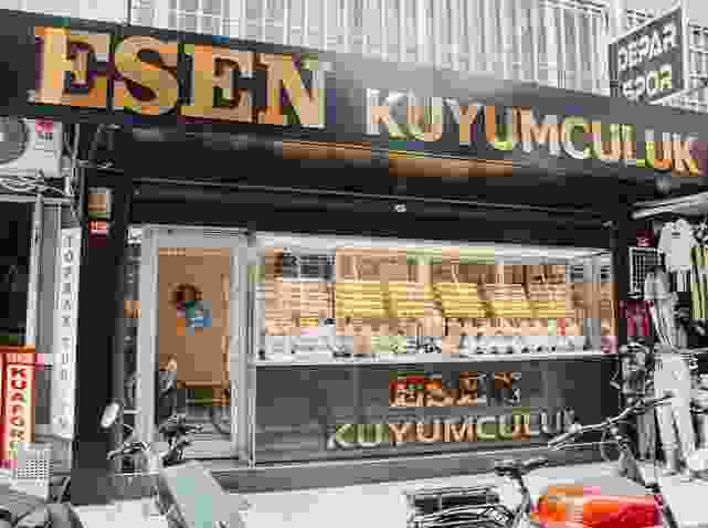 DÜZCE'DE ALTIN PİYASASINA ŞOK KUYUMCULAR ALIM SATIMI DURDURDU