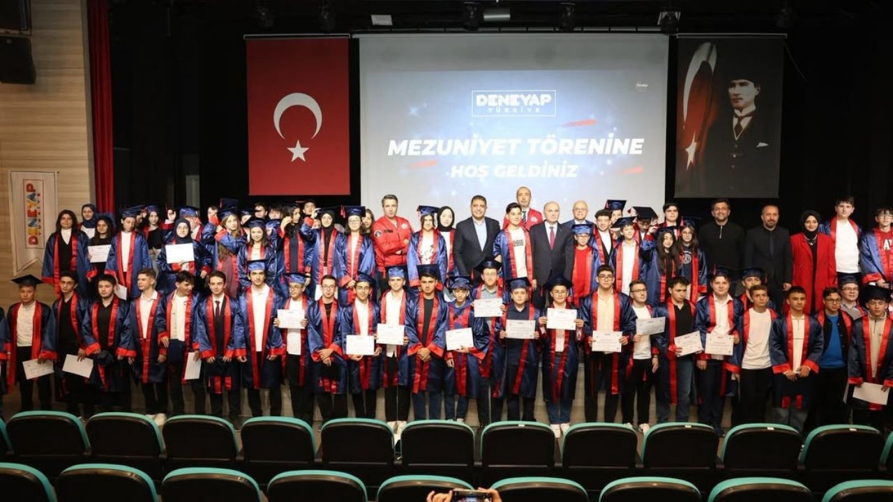 Düzce'de DENEYAP Teknoloji Atölyeleri Mezuniyet Coşkusu