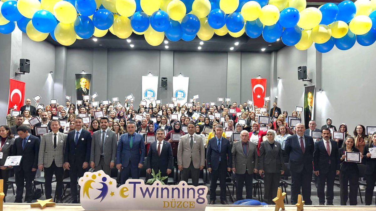 DÜZCE'DE ETWİNNİNG BAŞARILARI ÖDÜLLENDİRİLDİ