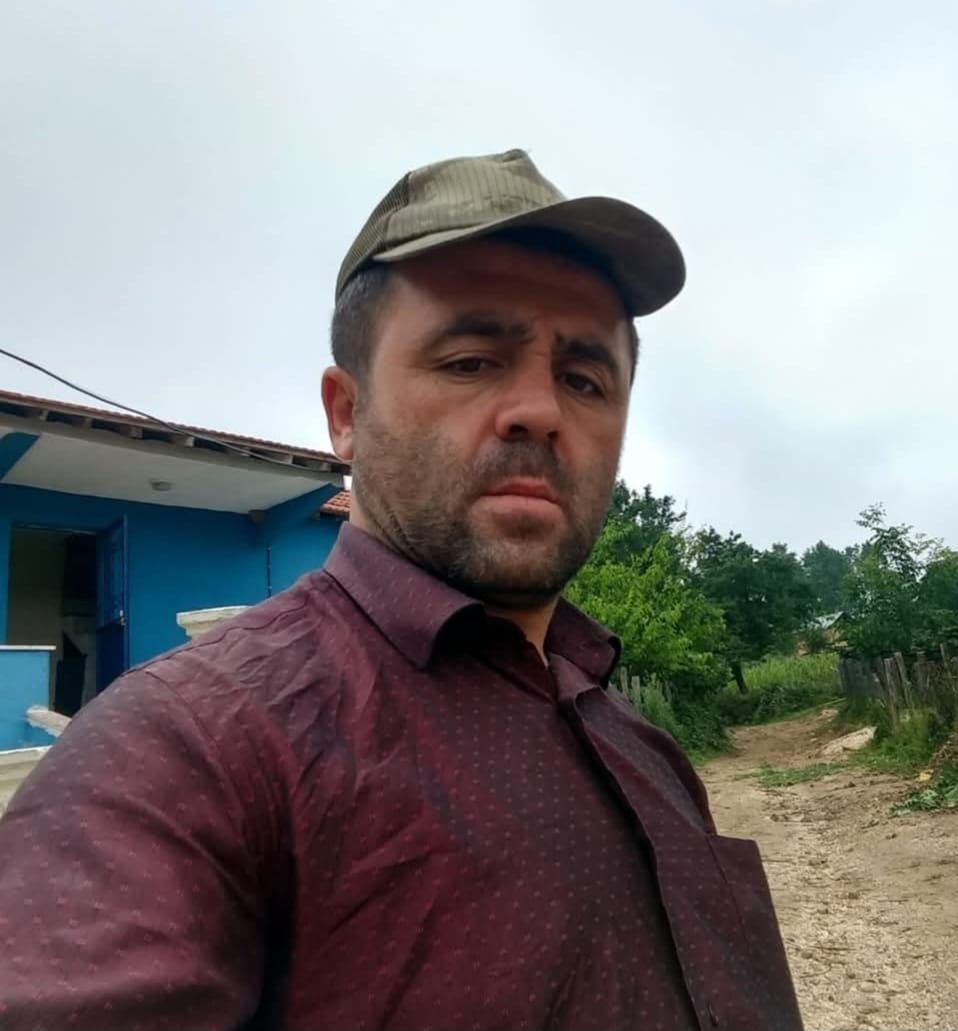 DÜZCE'DE FECİ KAZA! TRAKTÖRÜN ALTINDA KALDI