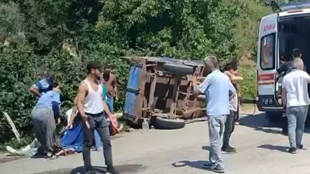 Düzce'de Fındık İşçilerini Taşıyan Römork Devrildi