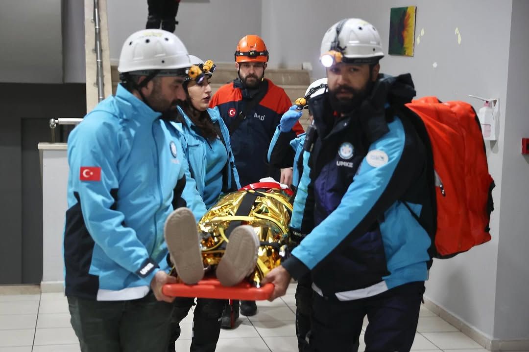 DÜZCE'DE GERÇEĞİ ARATMAYAN DEPREM TATBİKATI