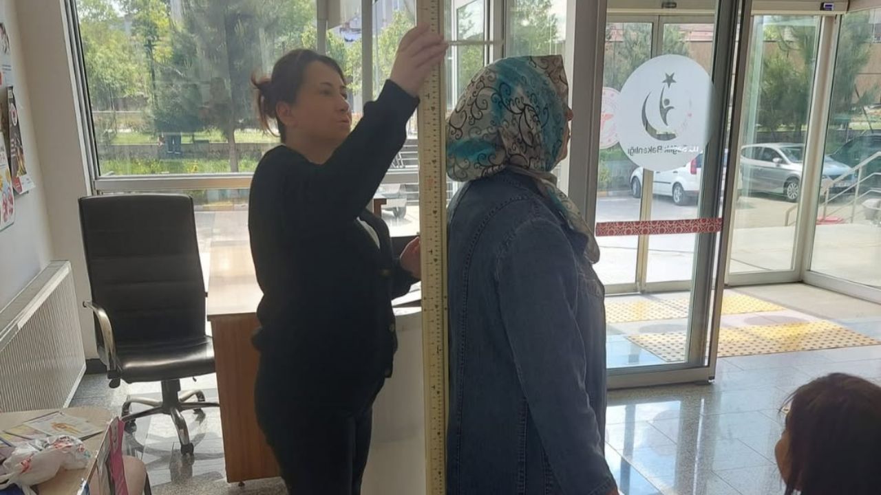 DÜZCE'DE ''İDEAL KİLONU ÖĞREN, SAĞLIKLI YAŞA'' PROJESİYLE SAĞLIKLI YAŞAM TEŞVİK EDİLİYOR
