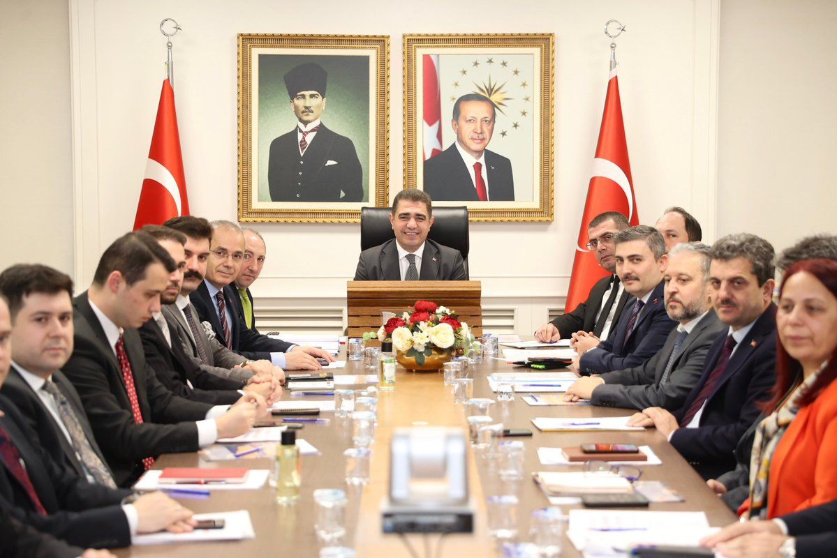 DÜZCE'DE İL HAYVANLARI KORUMA KURULU TOPLANTISI GERÇEKLEŞTİRİLDİ