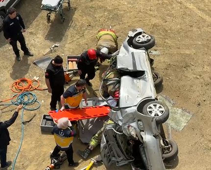 DÜZCE'DE KORKUTAN KAZA; OTOMOBİL 70 METREDEN ŞARAMPOLE YUVARLANDI