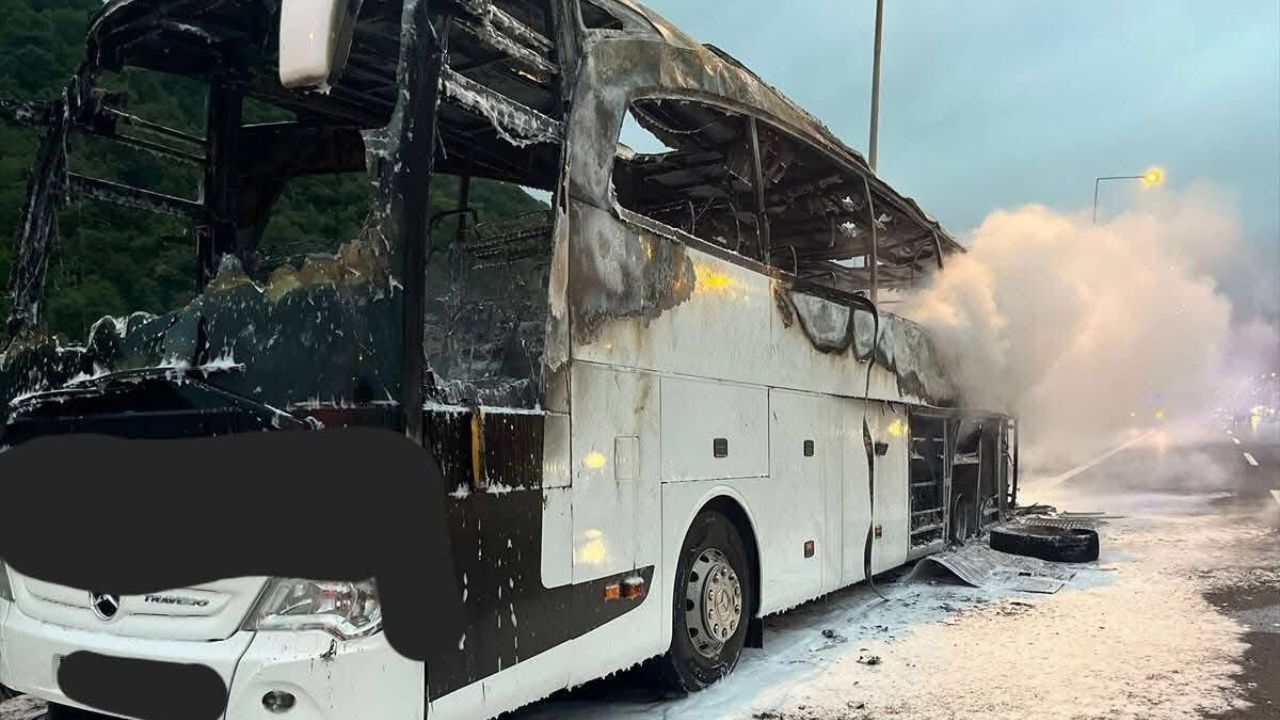 Düzce'de Korkutan Otobüs Yangını 38 Yolcu Sonda Kurtarıldı