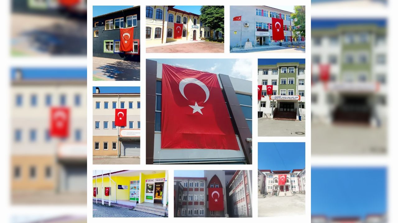 Düzce'de Okullar Bayraklarla Donatıldı