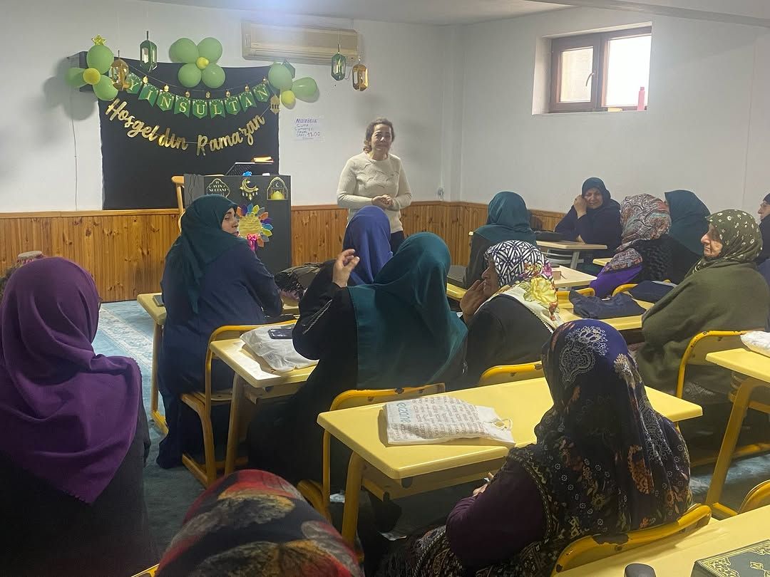 DÜZCE'DE RAMAZAN AYI BOYUNCA KUR'AN KURSLARINDA EĞİTİMLER VERİLİYOR