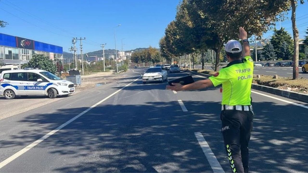 Düzce'de Trafik Denetimlerinde 2 Bin Sürücüye Ceza, 167 Araç Men Edildi